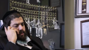 "אם אני כמו כולם, אני אשתף איתם פעולה בכל מה שצריך. אחרת, תחפשו את החברים שלכם״