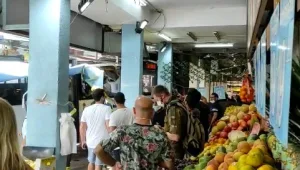 אוטובוס התנגש בחנות בגבעתיים - 4 נפצעו בינוני וקל • תיעוד