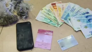 סוחר סמים נתפס במחסום והציג לשוטרים אישור עובד חיוני