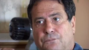 360, עונה 1, פרק 4: דודו טופז, הימים האחרונים