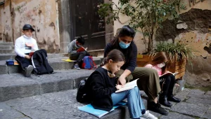 בישראל מתלבטים איך ומתי לפתוח את בתי הספר – מה המצב באירופה?