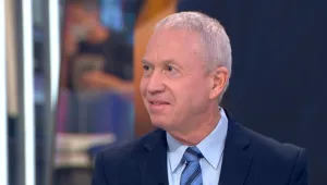 השר גלנט: "אני לא מאמין בהסכמות עם החמאס"