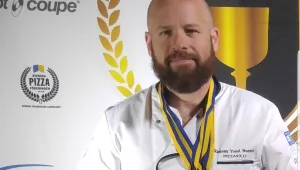 מצאנו את בצק הפיצה הטוב בעולם – הכירו את בצק "רענניס" ואת הפיציולו המוכשר רענן יוסף נוסל