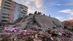 אחרי רעידת האדמה - המחלצים במרוץ נגד הזמן: "כמו אזור מלחמה"