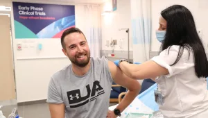 הנסיין הראשון של החיסון הישראלי מגלה: "קיבלתי פלצבו"