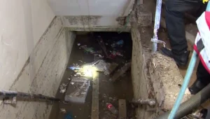 דרמה מתחת למים: צוללים יצאו למבצע דרמטי במרתף שהוצף מהגשמים