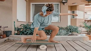 ezoon balanceboard הוא בגדר חובה לכל מי שעוסק בספורט שמערב שיווי משקל - גלישה, סקי/סנובורד, קייטסרף, סאפ ויוגה.