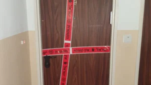 בת 18 מתה לאחר שככל הנראה צרכה סמים בדירה בת"א; בן זוגה נעצר