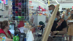 מדוע שוב חנויות הסטוק נשארו פתוחות - בזמן שכל האחרות סגורות?