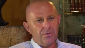 החשוד בהתחזות לפסיכולוג ואונס מטופלת: אריאל קווט, בן 50 מיפו