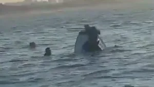 אותרו ע"י סיור שגרתי כשהם אוחזים בסירה שטבעה – וניצלו • צפו