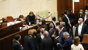 התפטרויות, חבירות – והאשמות: השבוע הראשון של בחירות 2021