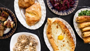 חצ'פורי אלוהי וחינקלי מארץ רחוקה: הסוד השמור של אוהבי המטבח הגאורגי