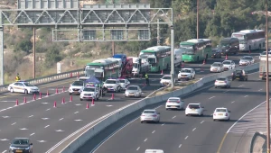 פקקים, עומס ומחסומים: יום החול הראשון של הסגר