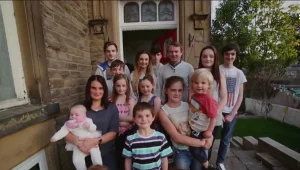 איך נראים החיים בסגר של משפחה עם 22 ילדים בבית?