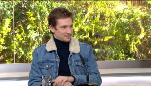 כוכב "בלקספייס" עונג אפרון מדבר על משפחתו המפורסמת והיציאה בשאלה