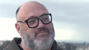 "עוד יגיע זמנו של הכוכב השלישי": מושיק רוט בשיחה אופטימית