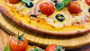 PIZZA JOHN'S  - לאכול פיצה עם המשפחה
