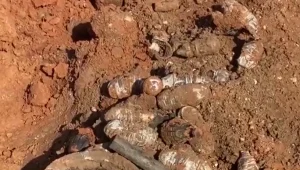 עשרות רימונים וכדורים: סליק של "ההגנה" נחשף בהרצליה • תיעוד