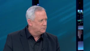 גנץ: "נתניהו מאוהב בסגר, מקווה שזה לא נובע משיקולים משפטיים"