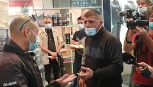 בעלי העסקים בקניונים: "לא נתייג לקוחות, שהמדינה תשלח שוטרים"