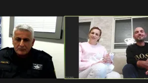 יולדת נתקעה בפקק בדרך לבית החולים - ניידת משטרה נחלצה לעזרתה