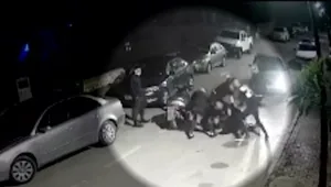 תיעוד: הותקף ע"י 6 צעירים - מכיוון שלטענתם הרעיש עם האופנוע