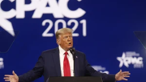 טראמפ בנאום ראשון מאז שעזב את הבית הלבן: "אולי ארוץ שוב"