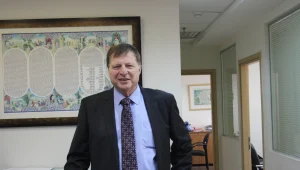 רואה חשבון יוסי רוזנברג – אמינות ומקצועיות לאורך 30 שנה