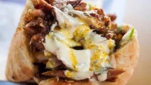 כך הפכה שווארמה "אצל סלימאן" לתחנת חובה לכל מי שעובר בחיפה והסביבה