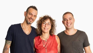 משפחה שהיא נכס: במשרד התיווך של רז נדל"ן בהרצליה תרגישו בבית