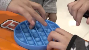 המשחק שכבש את המדינה: מה עומד מאחורי שיגעון "אחרון מפסיד"?