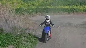 האופנוענית הצעירה בישראל קוטפת מדליות בגיל 9 בלבד