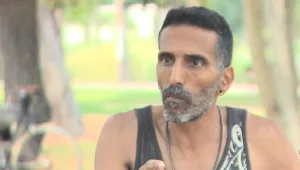 שרים ומוחים: האומנים מאחורי המילים והצלילים של מחאת בלפור