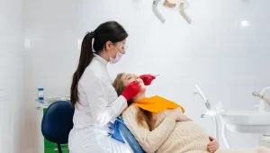 שומרים על הפה: המדריך לשמירה על השיניים ובריאות החניכיים במהלך ההריון