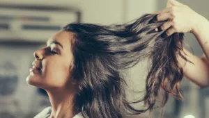 מאיזון רמת הסוכר ועד חיזוק סיב השיער: 10 סיבות להכיר את שמן ההמפ