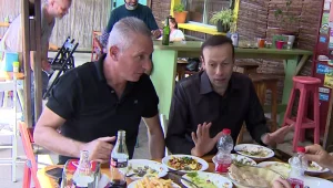 אלון בן דוד וחזי סימנטוב יצאו לאכול בחומוסיה הכי קרובה לעזה
