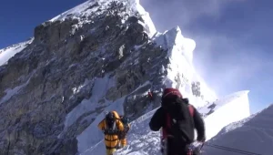 "לא יודעת מתי זה ייגמר": נמשך מסעה של הישראלית לפסגת האוורסט