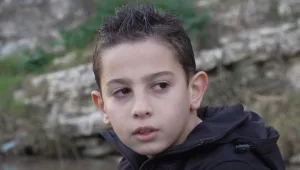 האם יהודייה, האב מוסלמי ששירת בצה"ל והבן עובר חרם: "היה לי חבר אחד, אבל הוא עזב אותי, ועכשיו הוא מרביץ לי"