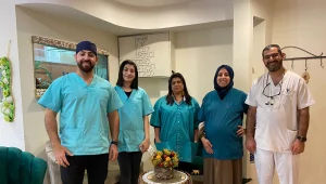 ד"ר מועד - לצאת עם חיוך מקסים, תרתי משמע