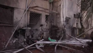 הישראלים שבתיהם ספגו פגיעה ישירה - חוזרים לראשונה להריסות