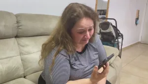 המפגש בין משפחת קורבן הלינץ' - לאם הצעירה שקיבלה את איבריו