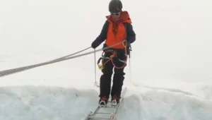 גג העולם: דניאל וולפסון הגשימה חלום - והעפילה לפסגת האוורסט