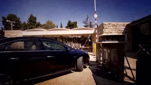 משכורות עתק, הטרדות מיניות ודיווחי כזב: מה קורה בבית הנשיא?