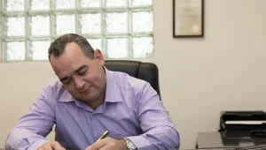 ערן צרפתי פישר – רואה חשבון, יועץ עסקי ומלווה פיננסי לעסקים וחברות