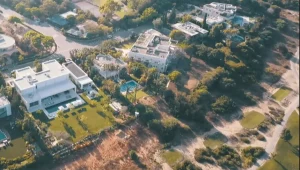 החיים בחופשה: הבריכות הפרטיות של אנשי האלפיון העליון בישראל