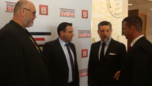 ועידה לאומית מאחורי הקלעים אורי קואל