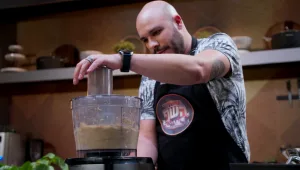 ביום - הנדסאי מכונות, בלילה - שף פרטי: האודישן של ערן בר לב