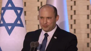 בנט שוקל לגור בביתו שבשרון: עלות המגורים – כ-15 מיליון שקל