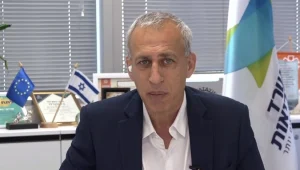 פרופ' אש: "אנשים לא אוכפים את תנאי הבידוד - לכן רואים הדבקה"